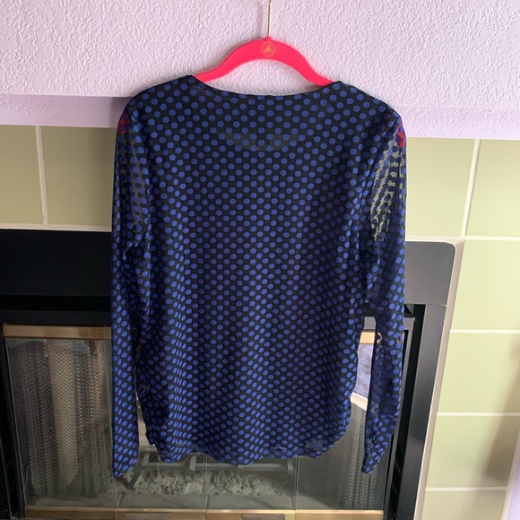 💘💙CHICO’S TOP WITH SHEER SLEEVES (2)💙💘 - Picture 4 of 5